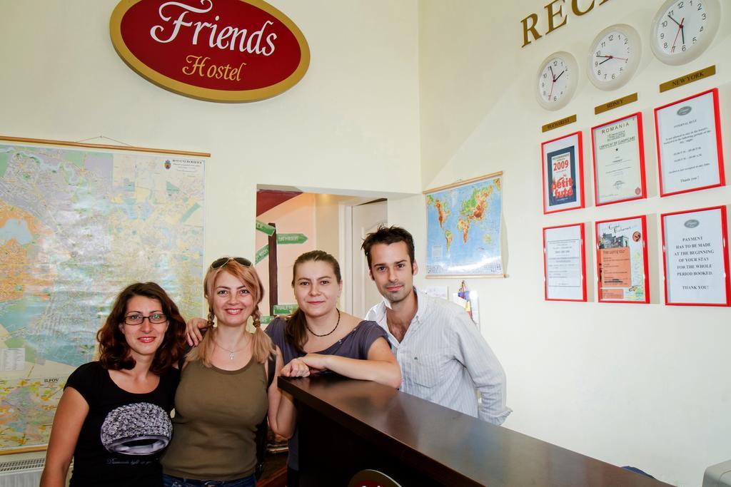 Friends Hostel Bucarest Extérieur photo